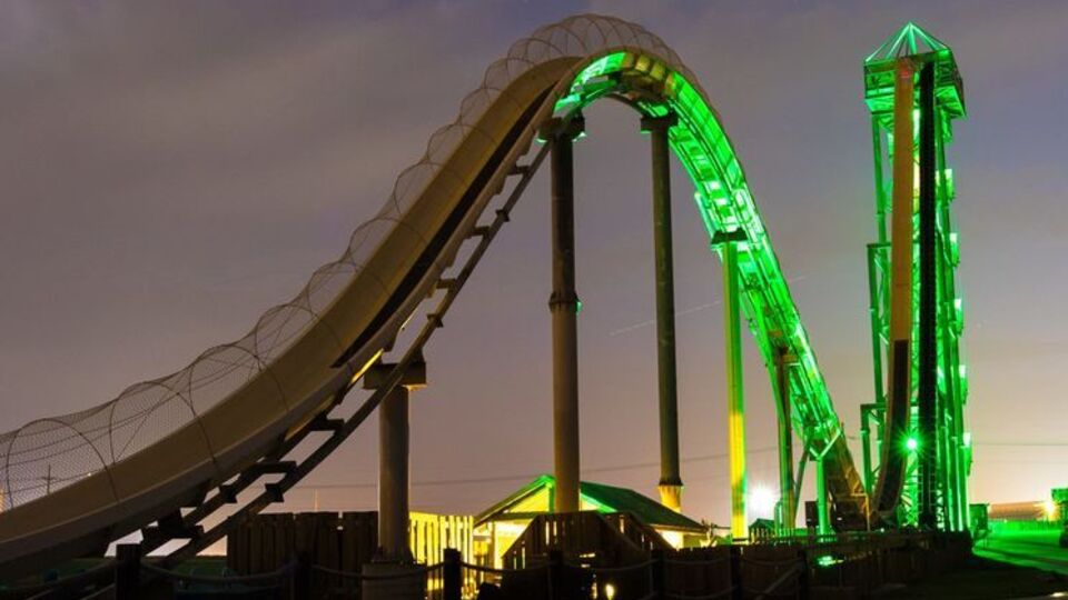 Мальчик погиб при спуске с аттракциона