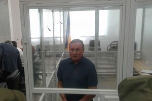 Ефремова привезли в суд, но рассмотрение перенесли