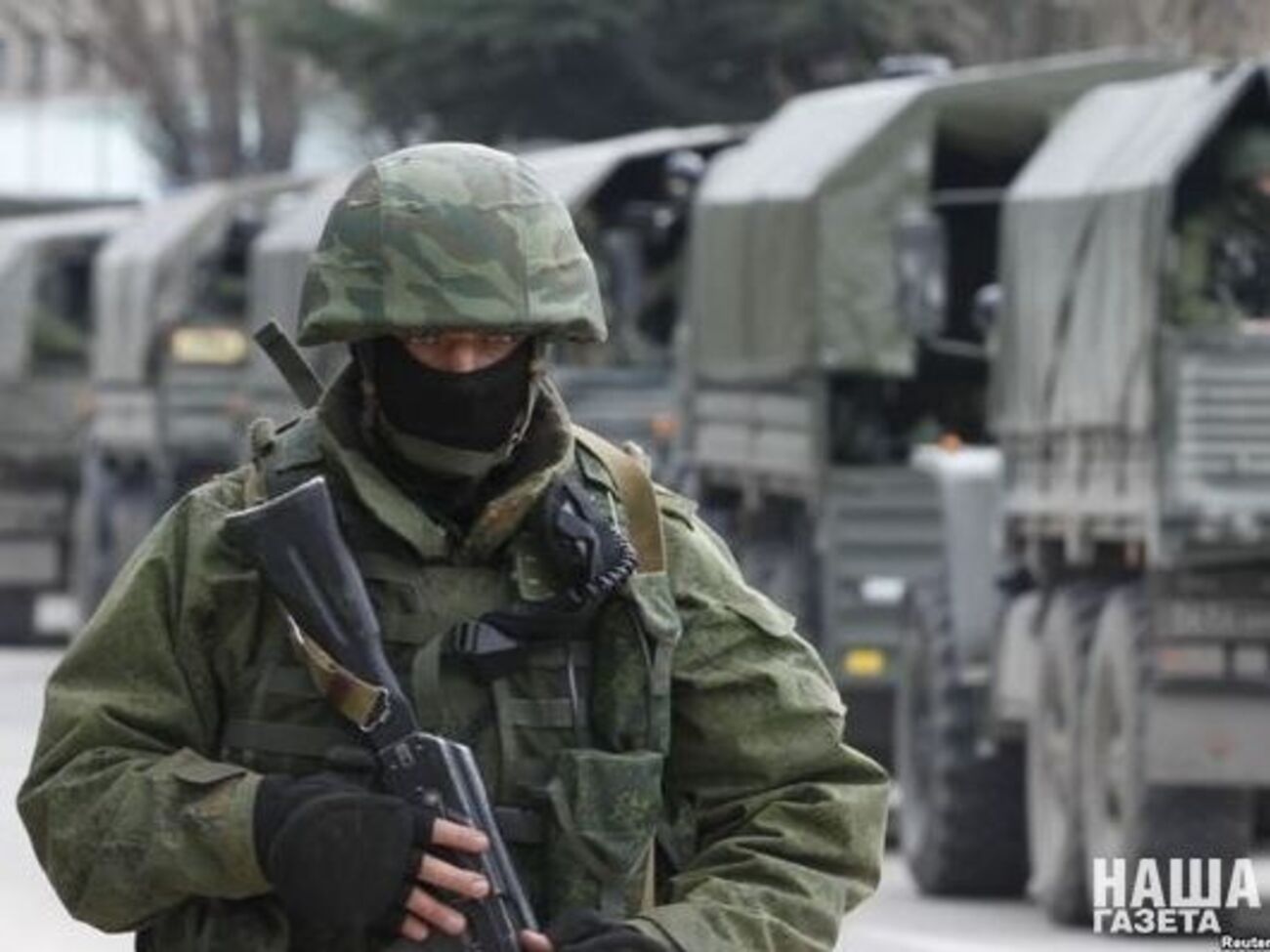 Вооруженные военные весь день патрулируют больницу Джанкоя