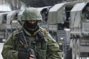 Вооруженные военные весь день патрулируют больницу Джанкоя