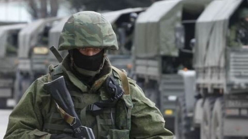 Вооруженные военные весь день патрулируют больницу Джанкоя