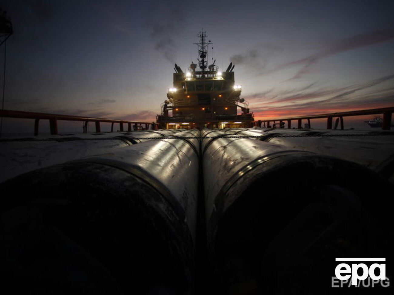 Нефть немного просела после вчерашнего скачка