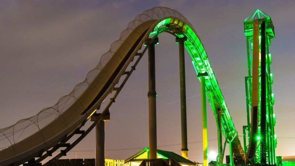 Мальчик погиб, спускаясь с водяной горки