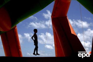 По данным следствия, полицейский "крышевал" бизнес детских аттракционов