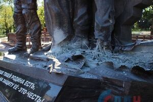 Памятник получил незначительные повреждения