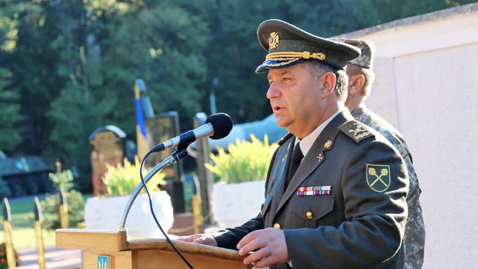 Полторак: Мне каждые 15 минут поступает информация относительно ситуации на востоке Украины