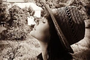 Боярская: Потихоньку подходит к концу наш отпуск! Отдыхать месяц с друзьями и жить в одном доме – это восторг! Грузия нас безоговорочно очаровала и покорила!