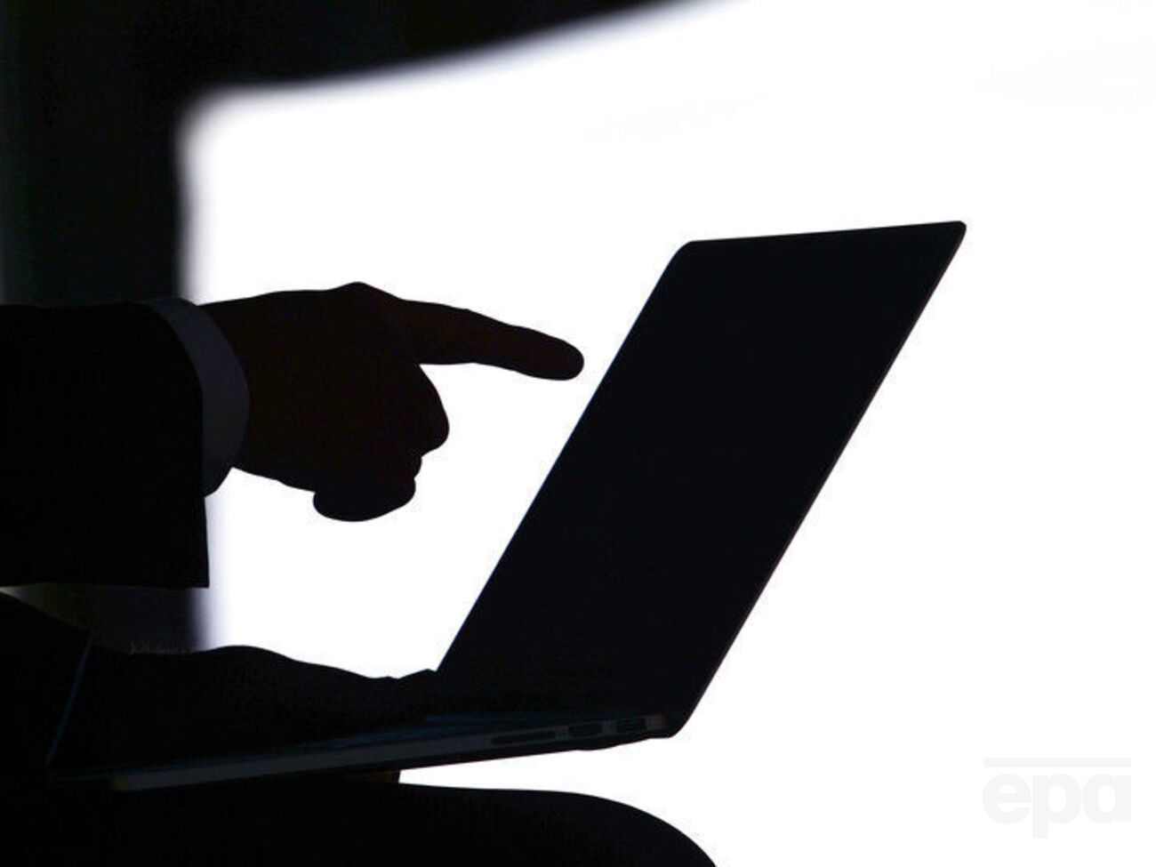 Политики будут пытаться отменить уголовную ответственность за ложь в декларациях, считает юрист