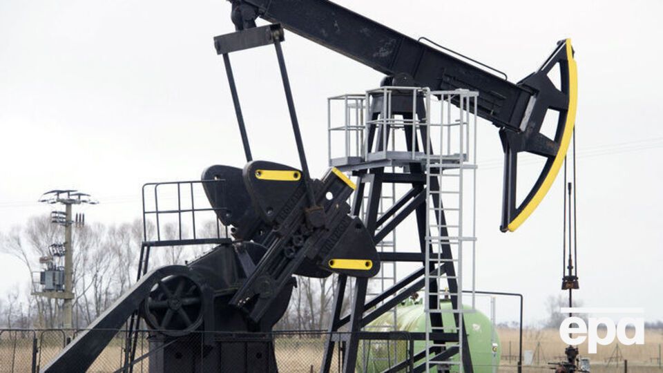 Нефть продолжает падать