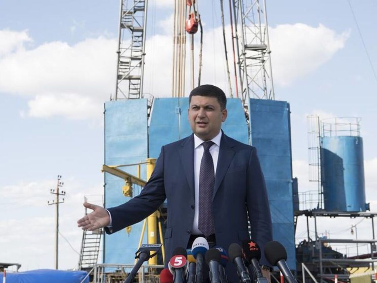 Кузьменко:&nbsp;Не удивлюсь, если ближе к выборам Гройсман в телеящике начнет расчищать снег, тушить пожары и лично задерживать коррупционеров