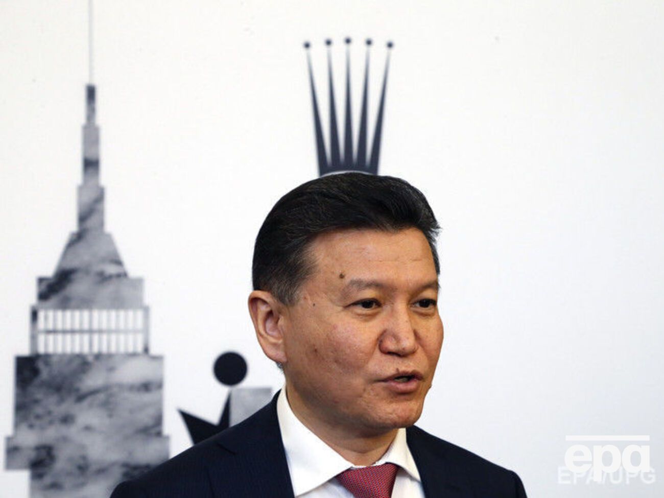 Илюмжинов захотел получить американский паспорт