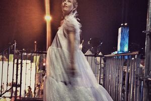 Собчак прекратила скрывать живот на "Новой волне"