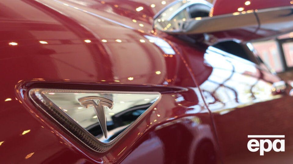 Tesla усовершенствует автопилот