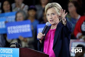 Клинтон отменила поездку из-за болезни