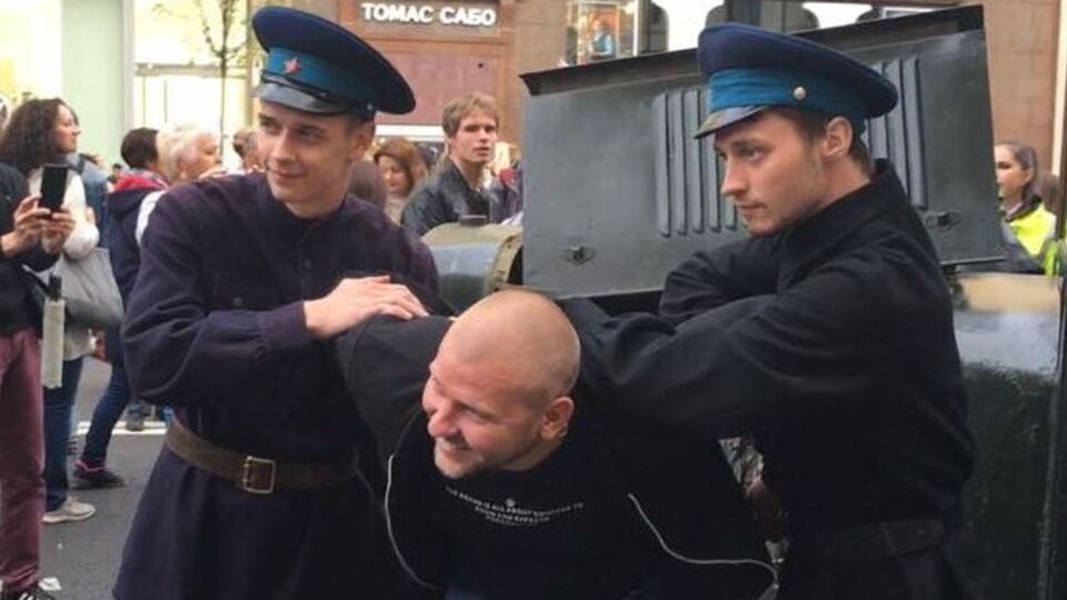 Елена Рыковцева: Самые странные композиции для фотографирования образовывались у автобуса ЗИС-8