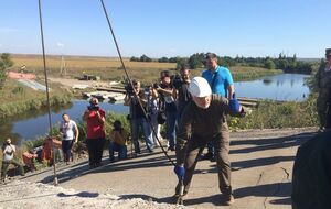 Жебривский дал старт восстановления моста через реку Казенный Торец около Славянска