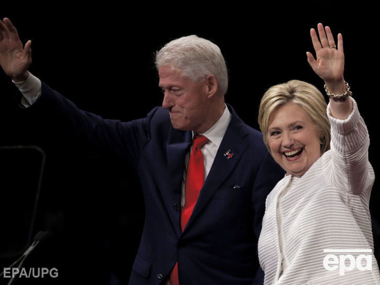 Билл Клинтон о супруге: Она работала как демон