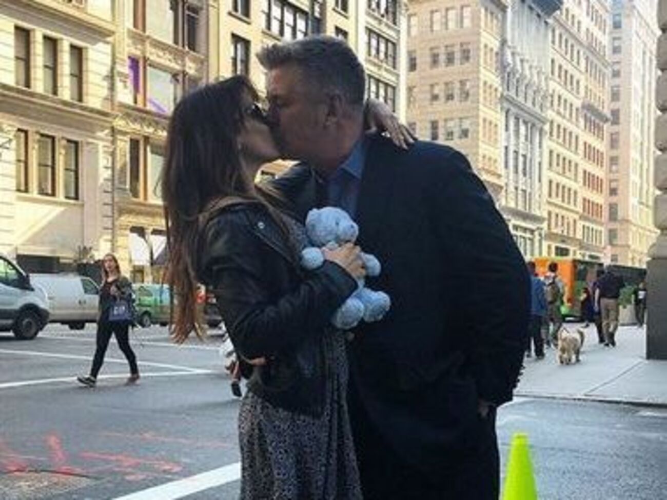 Алек и Хилария Болдуин:&nbsp;Мы счастливы познакомить вас с нашим сыном&nbsp;&ndash; Леонардо Энджелом Чарльзом Болдуином