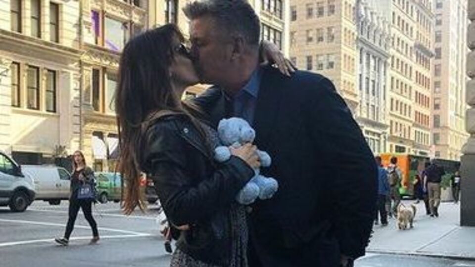 Алек и Хилария Болдуин: Мы счастливы познакомить вас с нашим сыном – Леонардо Энджелом Чарльзом Болдуином