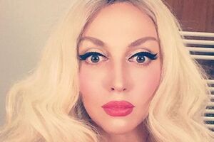 Полякова: У меня сегодня годовщина свадьбы, и совершенным сюрпризом на дороге в Черкассы, где у меня концерт, меня встретила моя семья!