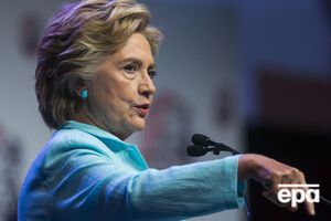 The New York Times опубликовала расследование, что Хиллари Клинтон помогла России выкупить одну пятую месторождений урана в Америке. После чего, по данным издания, российская компания перечислила в Фонд Клинтонов $2,35 млн