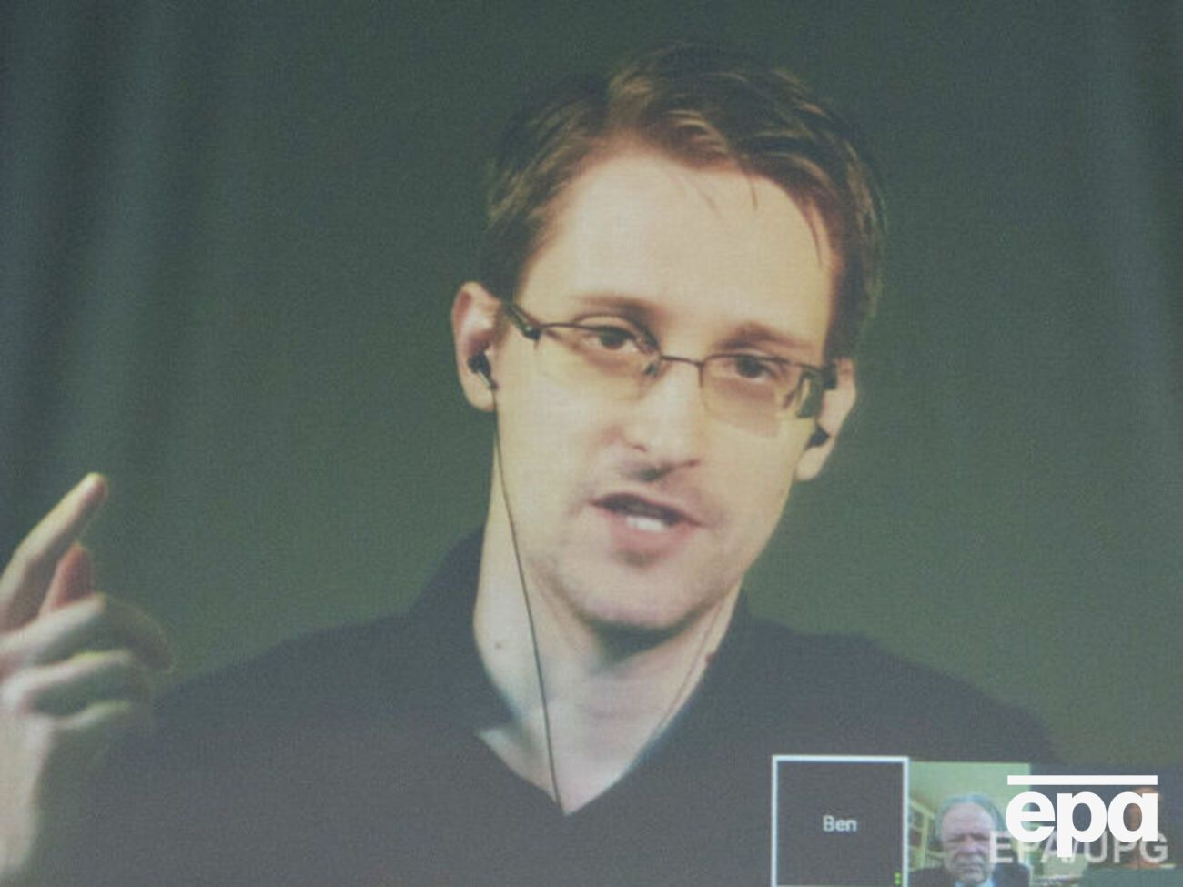 Сноуден считает, что Обама должен его помиловать