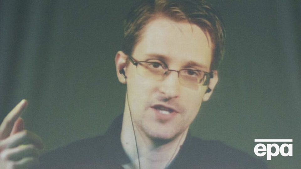 Сноуден считает, что Обама должен его помиловать