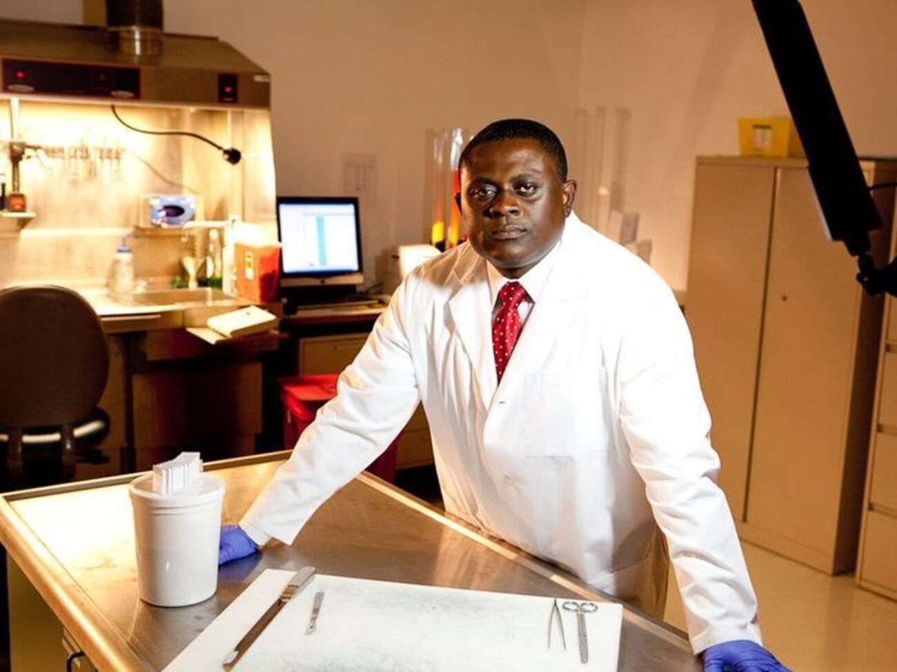 Омалу:&nbsp;Я советую сделать токсикологической анализ крови Клинтон