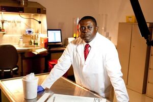 Омалу: Я советую сделать токсикологической анализ крови Клинтон