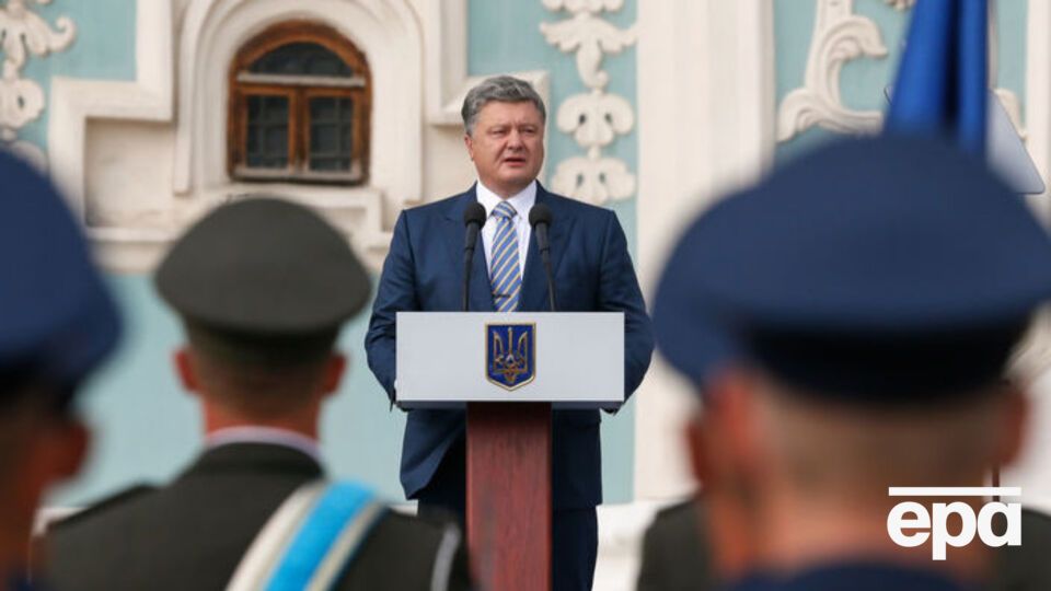 Порошенко заявил, что украинские санкции вскоре будут продлены