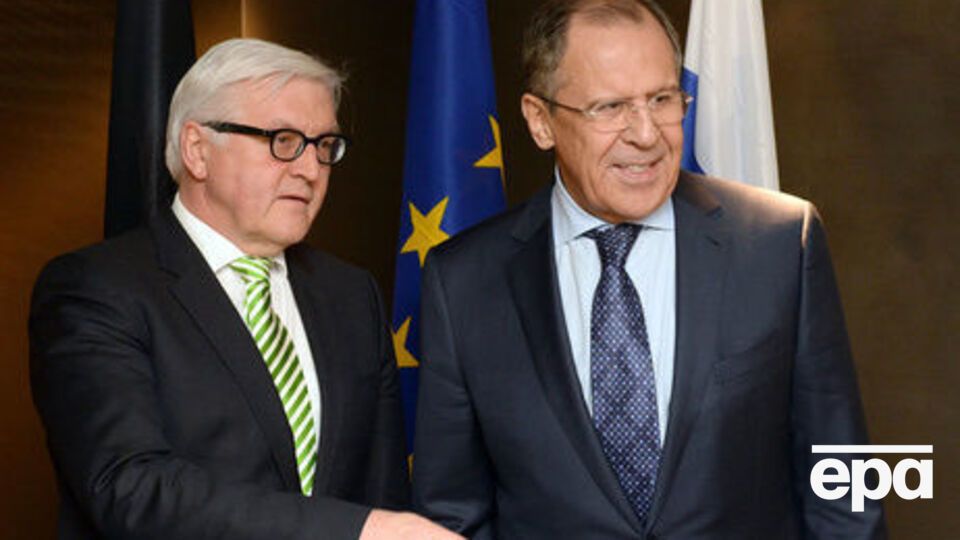 Лавров призвал Штайнмайера обеспечить контроль соблюдения режима прекращения огня силами СММ ОБСЕ