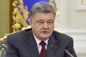 Порошенко заявил, что на оборону необходимо направить не меньше 129 млрд грн