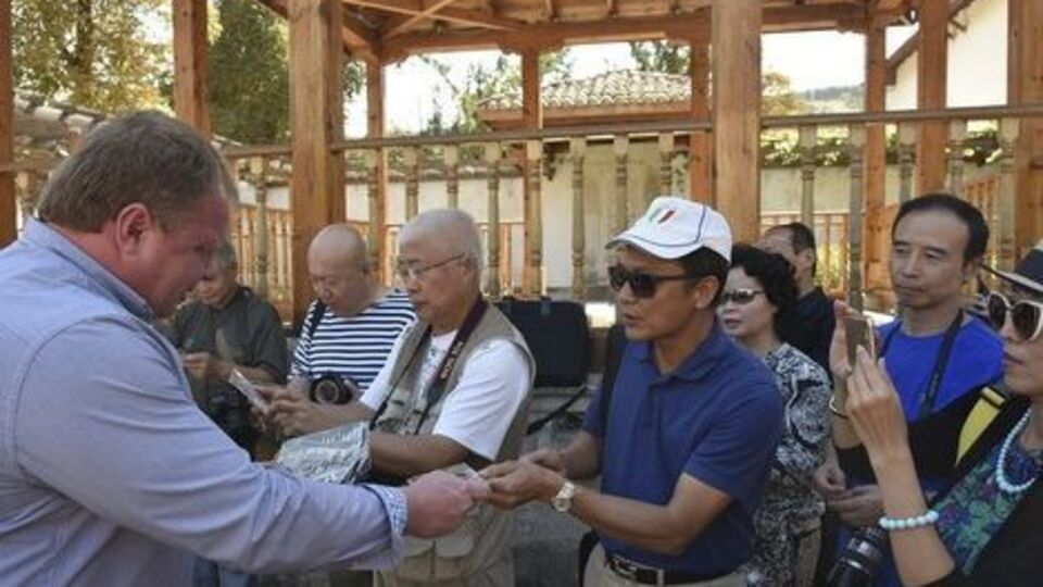 Туристическая группа посетила экскурсию по Ханскому дворцу в Бахчисарае