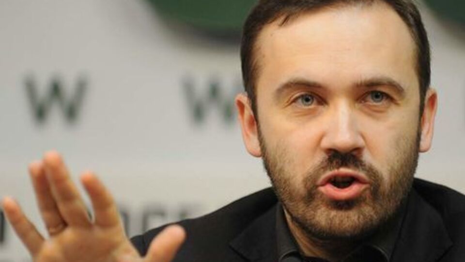 По словам Пономарева, Клинтон – сторонница realpolitik, поэтому с ней будет проще договариваться