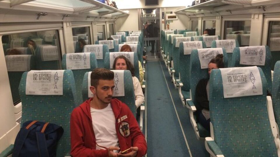 В поезде находилось 109 человек