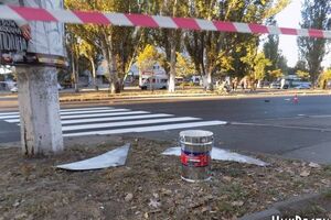 Трое сотрудников дорожной службы погибли на месте, еще одного мужчину медики пытались спасти, но безуспешно