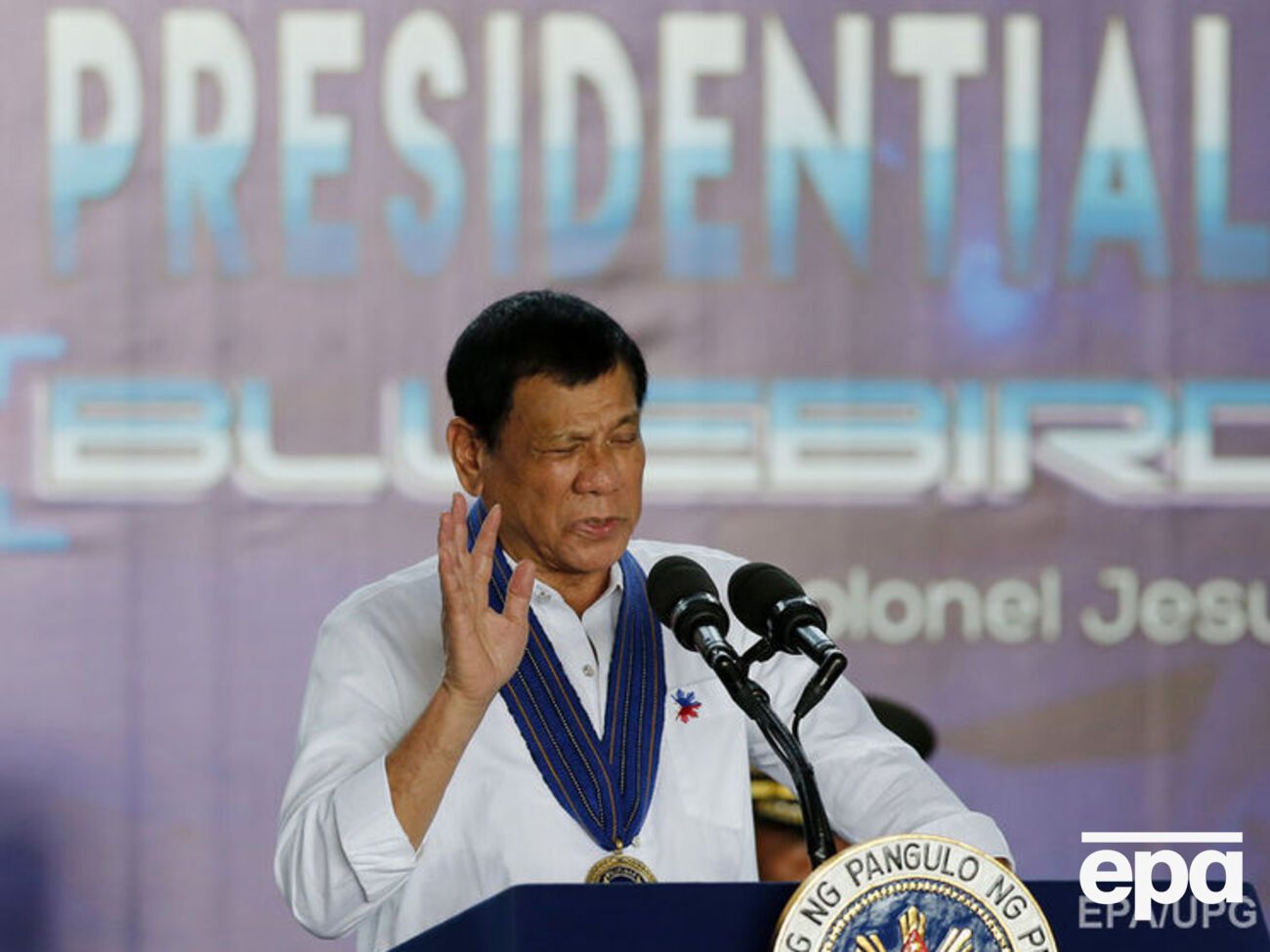 С момента прихода Родриго Дутерте к власти в июне полицейские в стране убили более 2000 человек