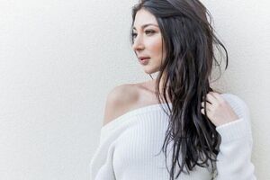 Ракицкая презентовала автобиографический клип