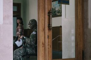 В Харькове проходят обыски у Кернеса и в горсовете. Фоторепортаж