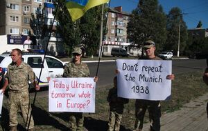 "Новости Донбасса": В пикетах в Краматорске приняли участие около 200 человек