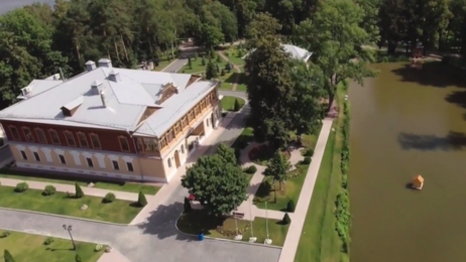 "Секретную дачу" Медведева обнаружил фонд Навального