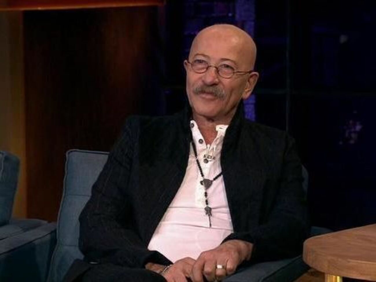 Розенбаум перепел популярные современные песни в своей индивидуальной манере