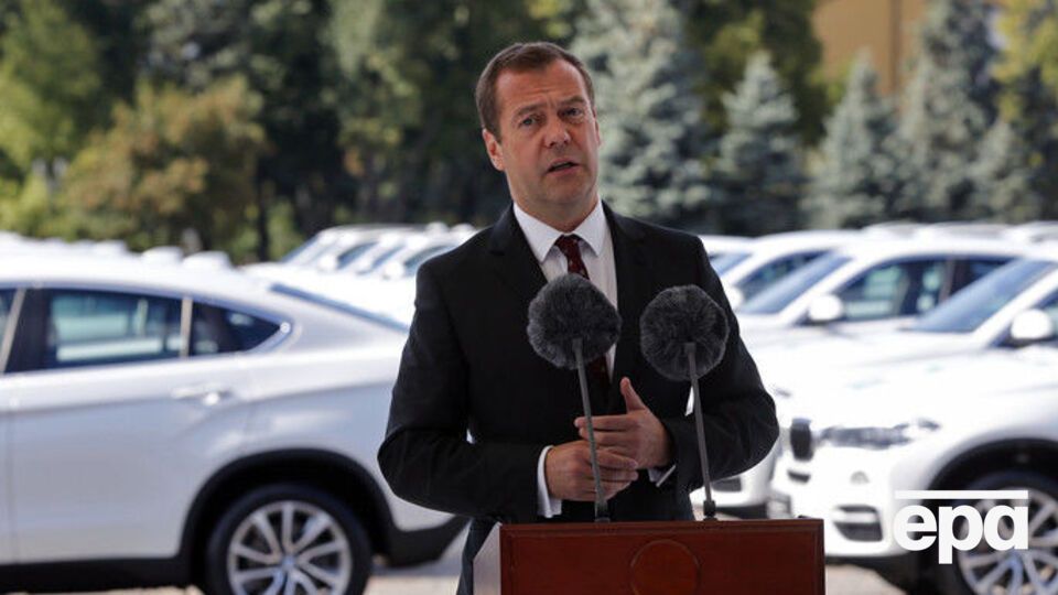 Медведев приехал в Крым 15 сентября