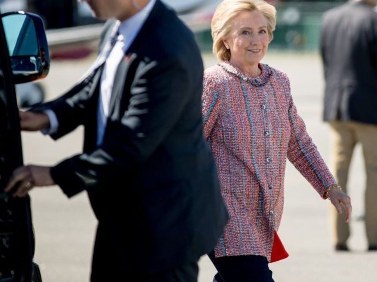 Клинтон провела дома несколько дней