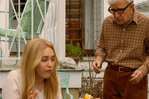 Сайрус исполнила одну из ролей в сериале Аллена