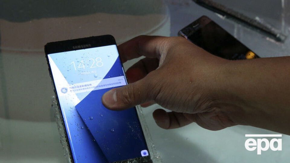 Samsung отзывает партию смартфонов из-за самовозгорания аккумулятора