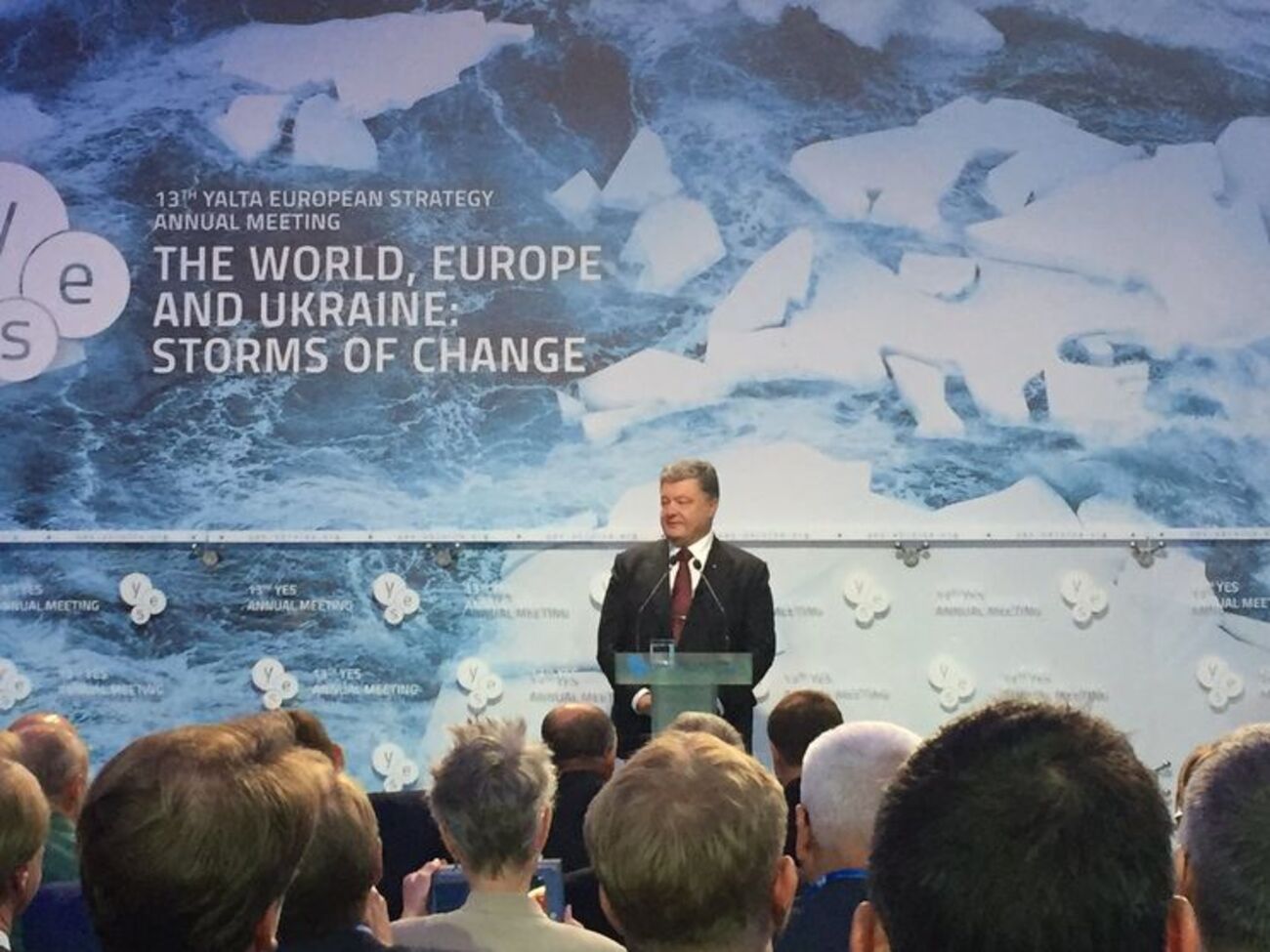 Порошенко напомнил об опасности российской пропаганды