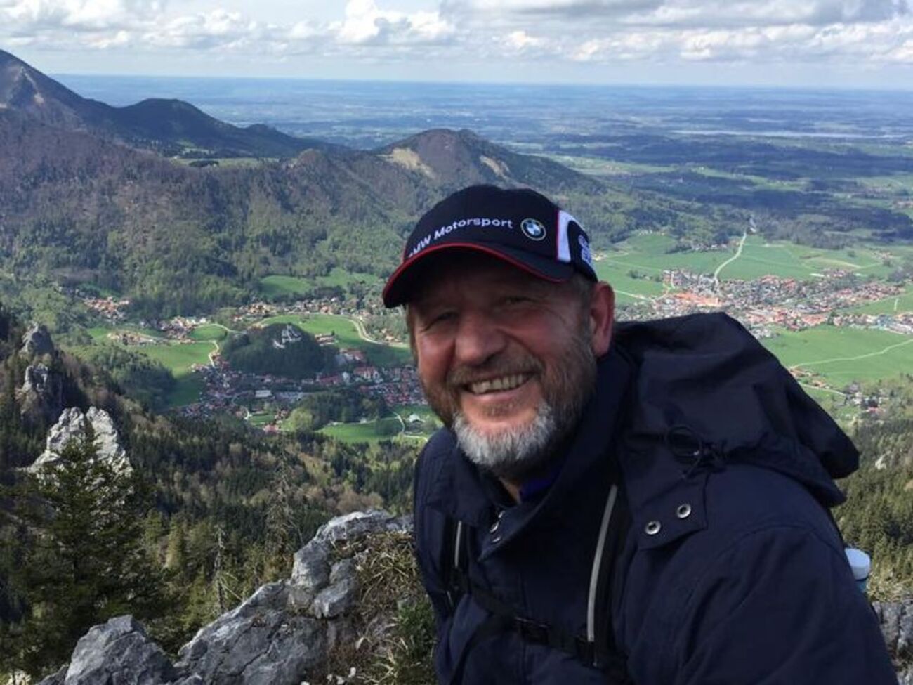 Кох:&nbsp;Медведев показывает на личном примере, как можно держаться без денег