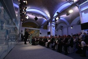 Порошенко призвал применить все возможные правовые механизмы для прекращения агрессии РФ