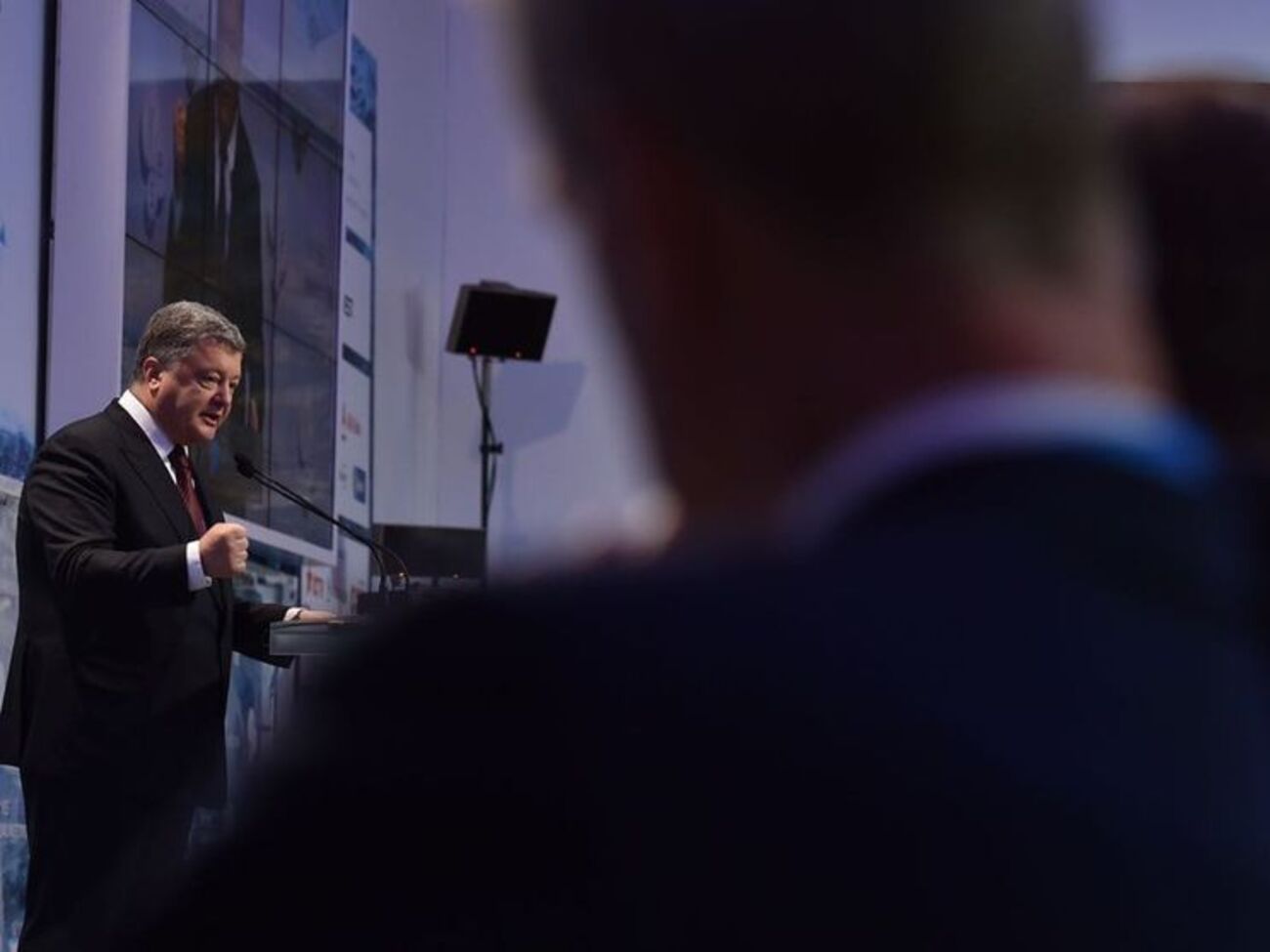 Порошенко надеется, что уже завтра Жемчугова освободят